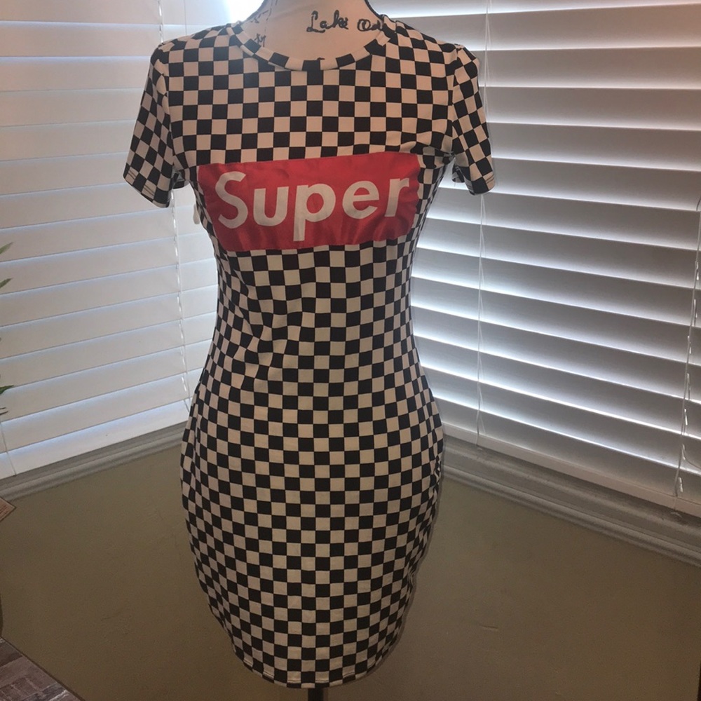 Fashion Nova dress size L